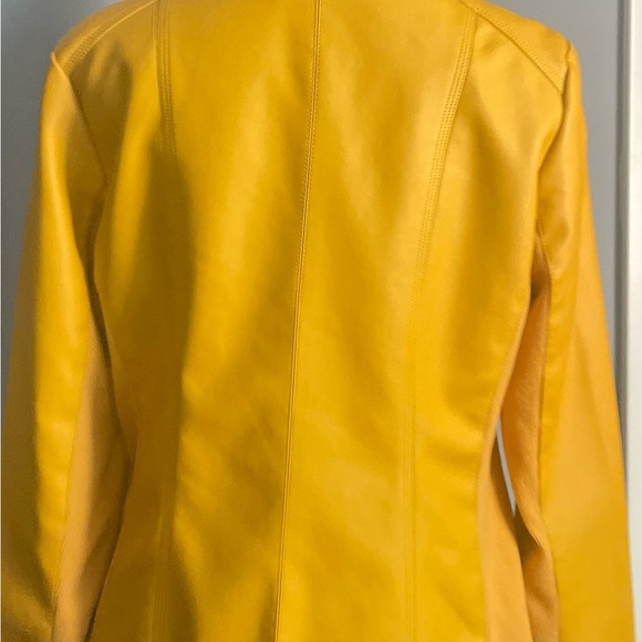Ellen Tracy Mustard Faux Leather Jacket 
Size M - Picture 5 of 7